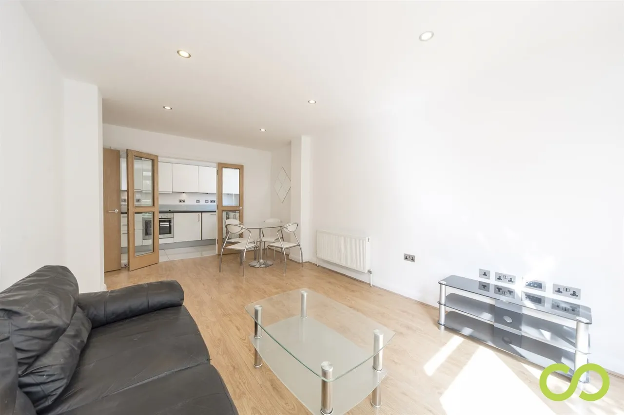 Larden Road, London, W3 7DR, photo 3