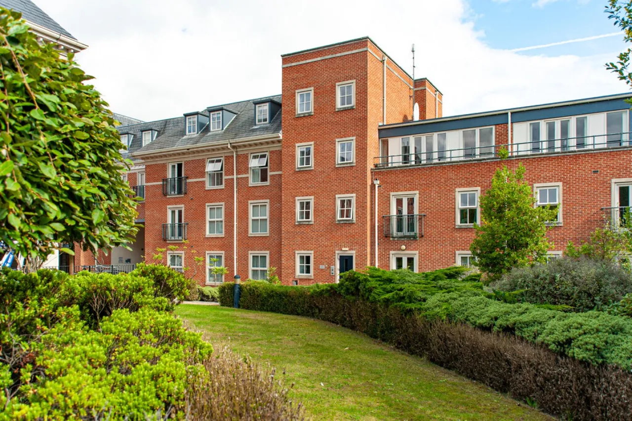 2 bed flat for sale — Centurion Square, Skeldergate, York