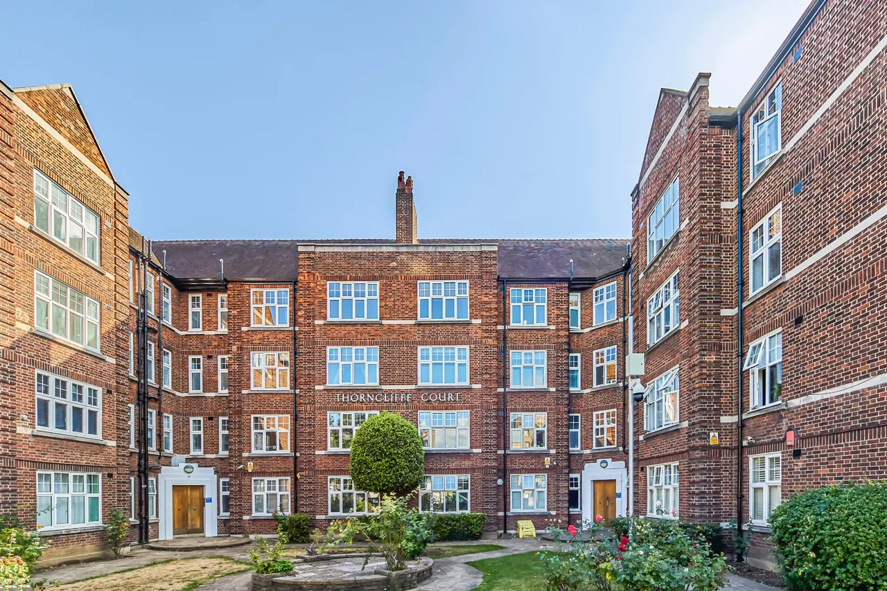 3 bed flat for sale — Kings Avenue, Clapham, London, SW4