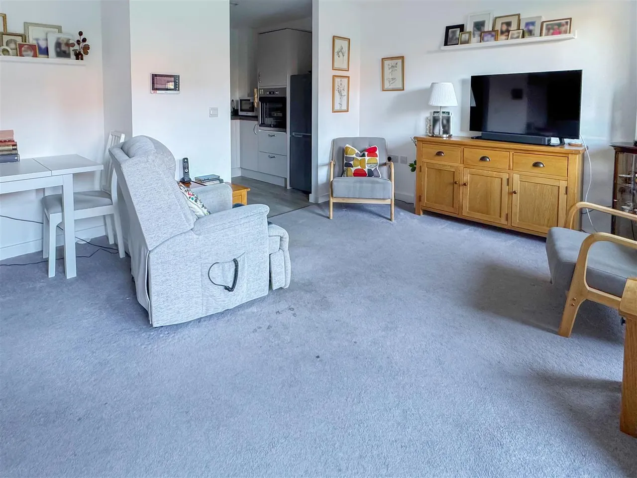Peckham Chase, Eastergate, photo 4