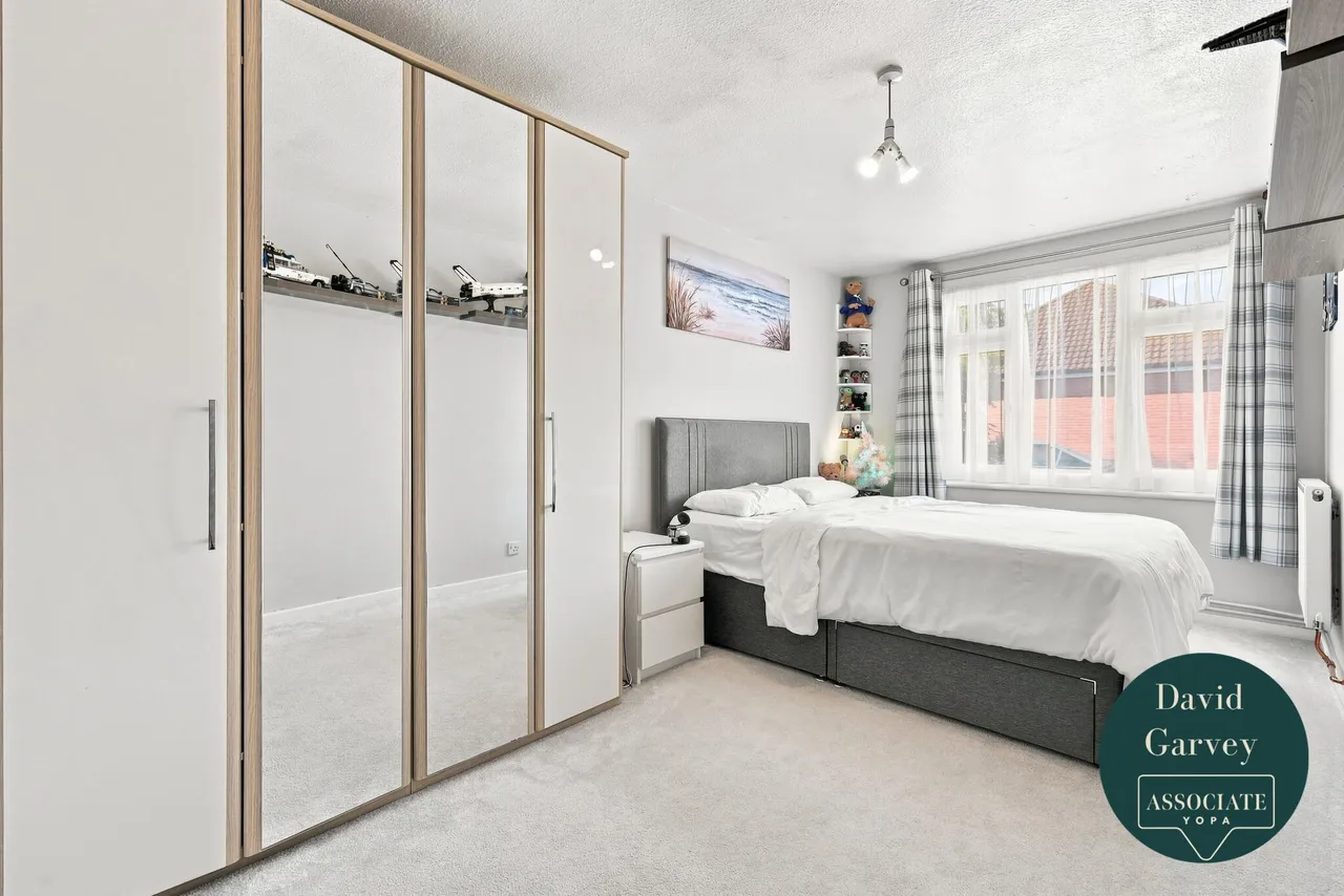 Sevenoaks Close, Romford, RM3, photo 4