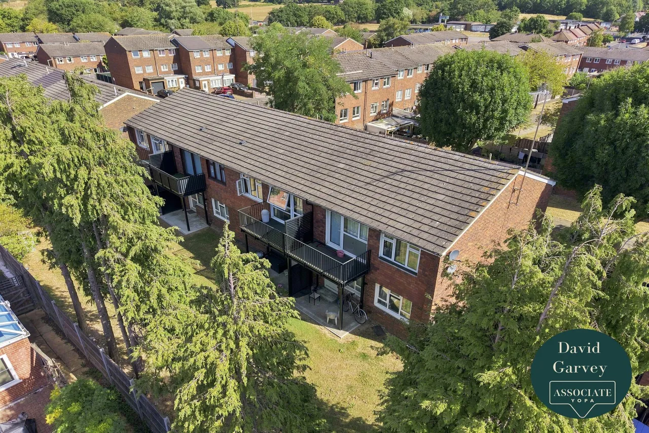 Sevenoaks Close, Romford, RM3, photo 8