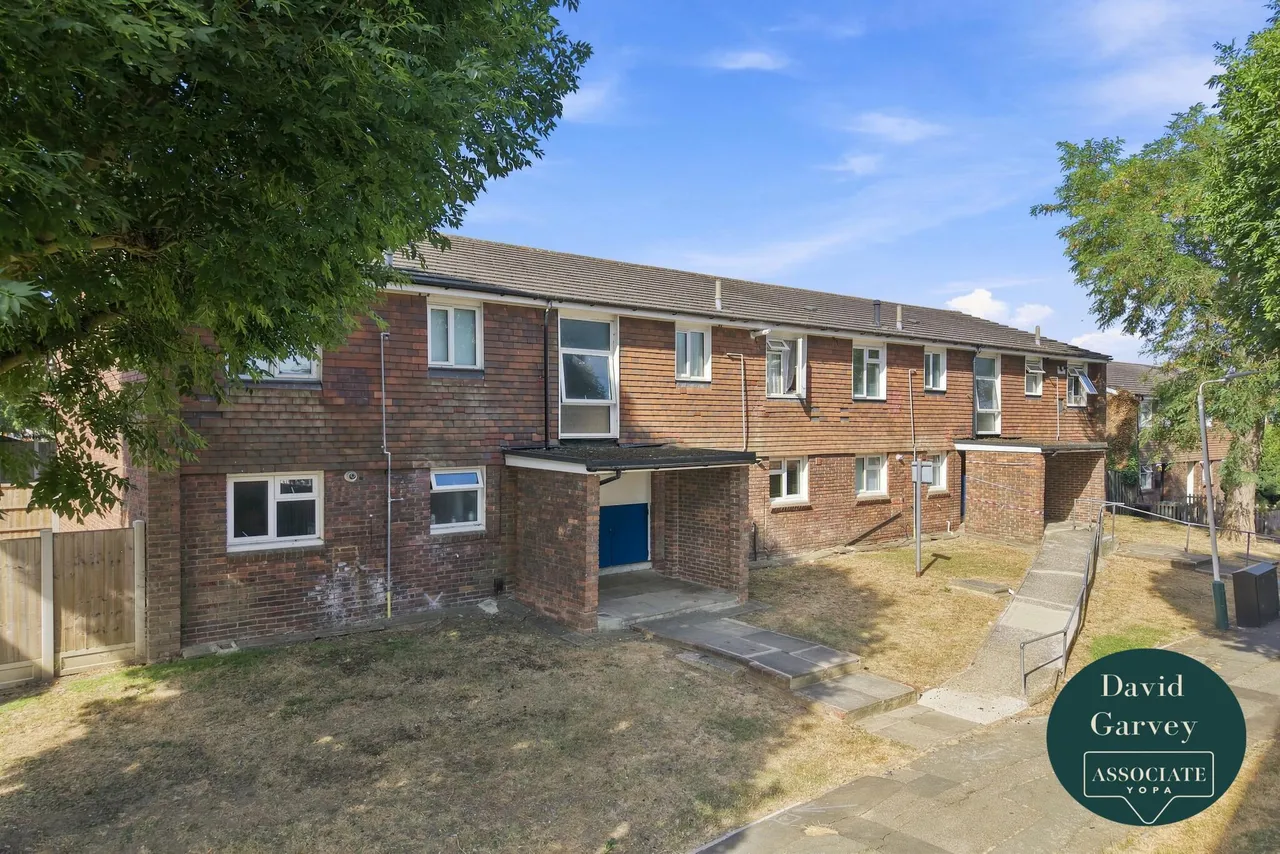 Sevenoaks Close, Romford, RM3, photo 2