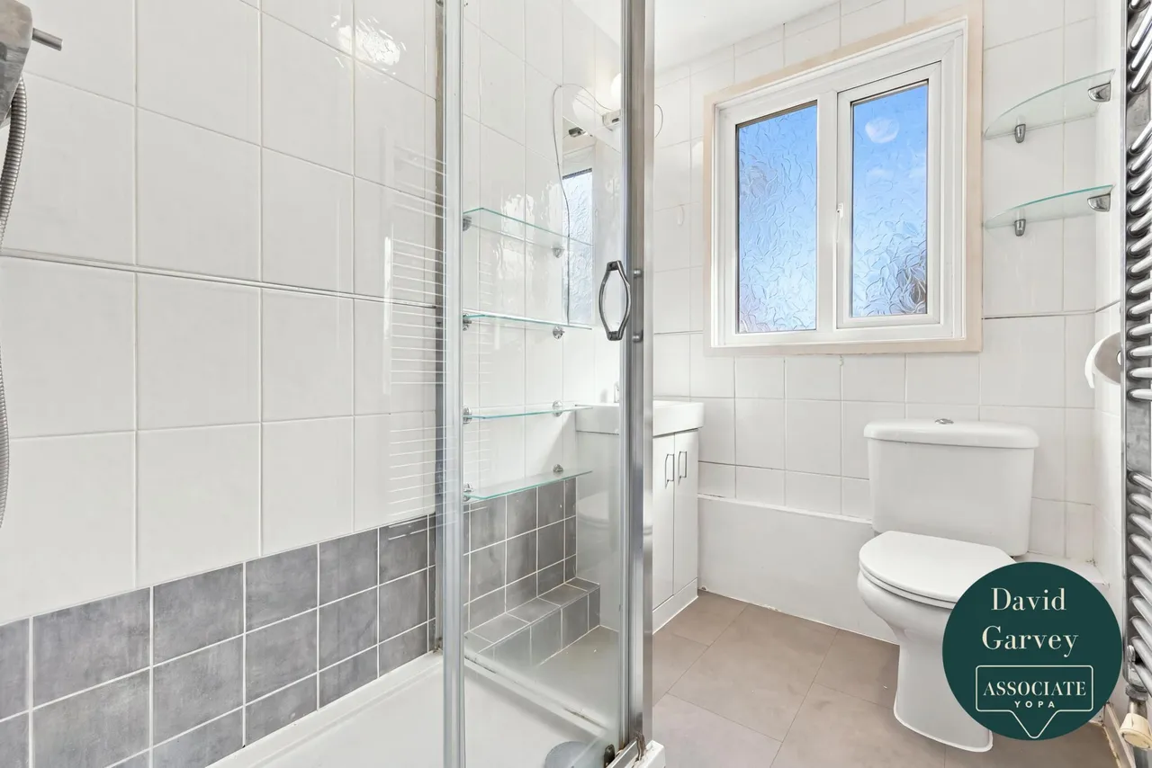 Sevenoaks Close, Romford, RM3, photo 5