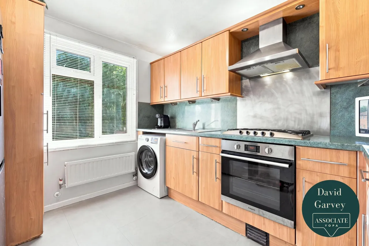 Sevenoaks Close, Romford, RM3, photo 3