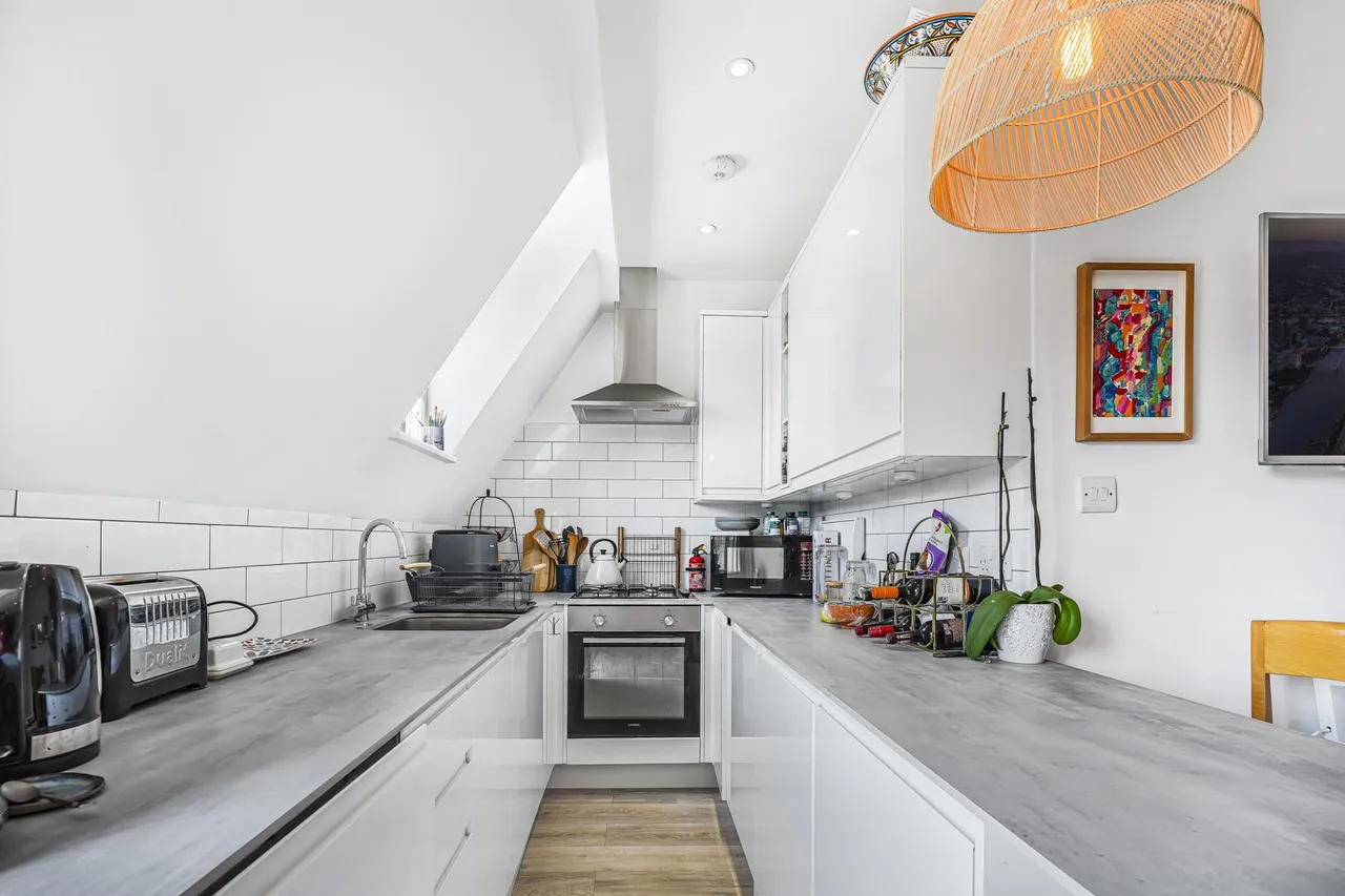 High Road, Wood Green, N22, photo 6