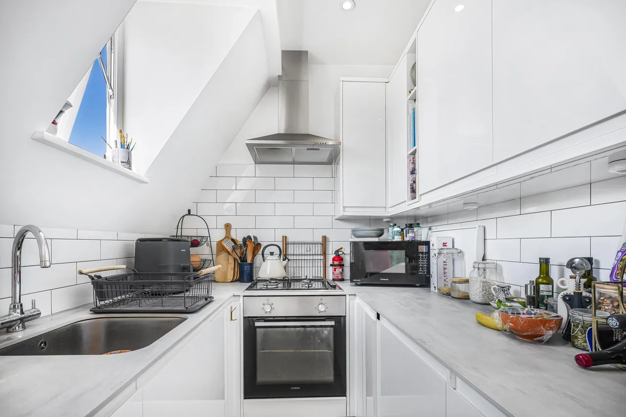 High Road, Wood Green, N22, photo 7