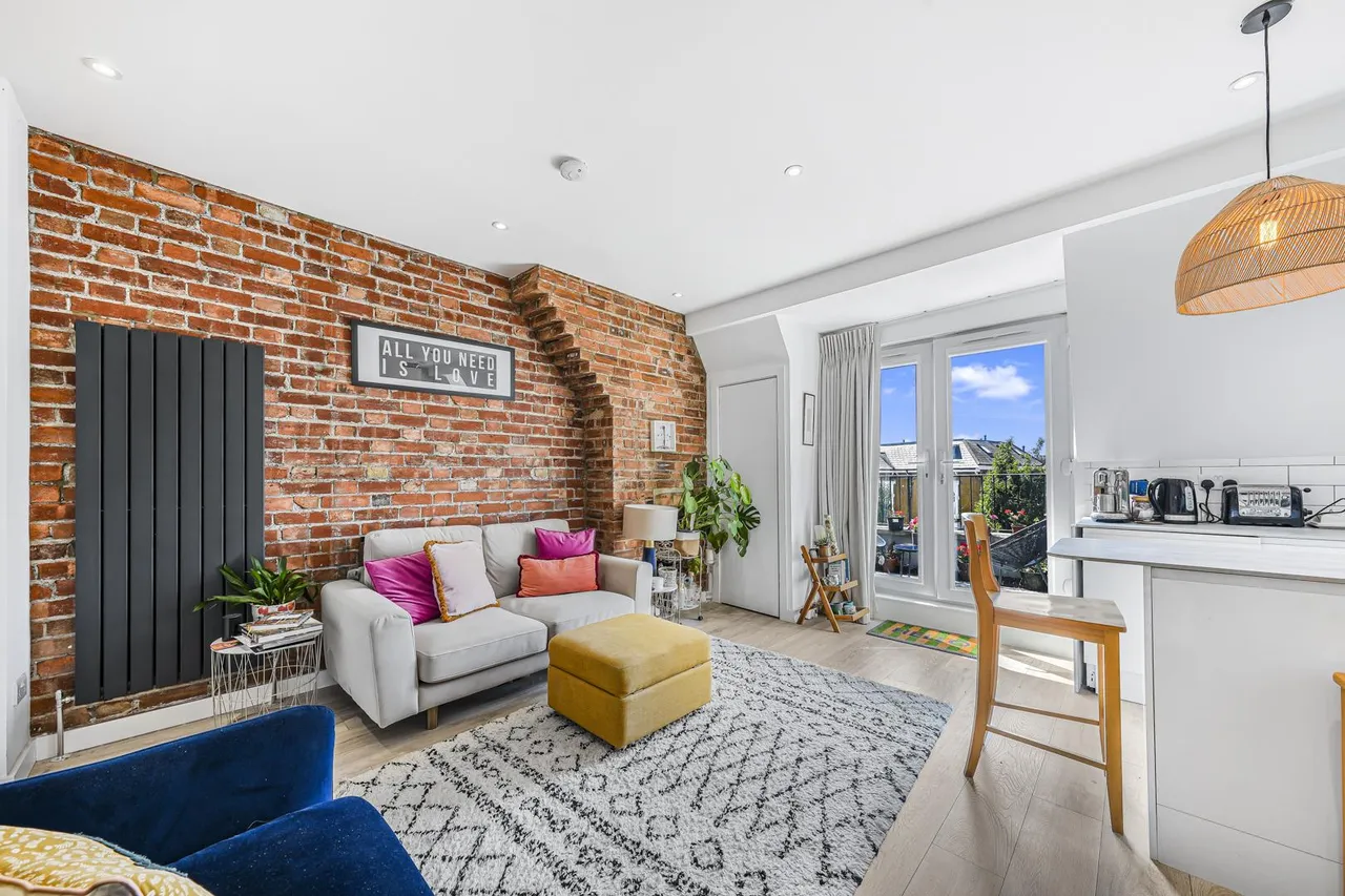 High Road, Wood Green, N22, photo 2