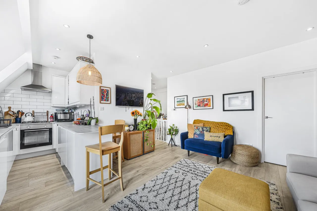 High Road, Wood Green, N22, photo 4