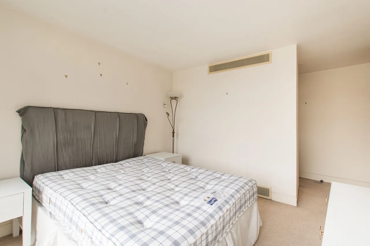 A08 Parliament View Apartments, 1 Albert Embankment, London, photo 6