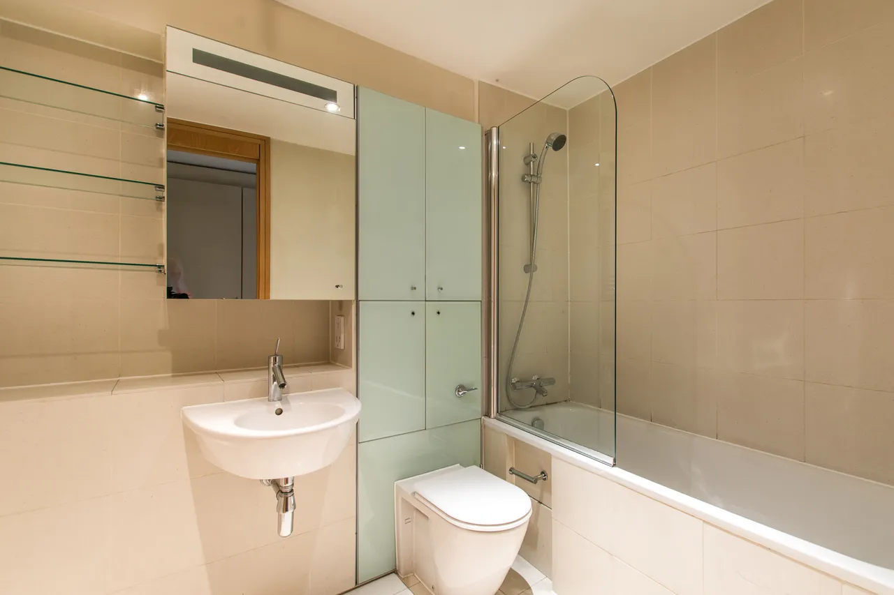 A08 Parliament View Apartments, 1 Albert Embankment, London, photo 7