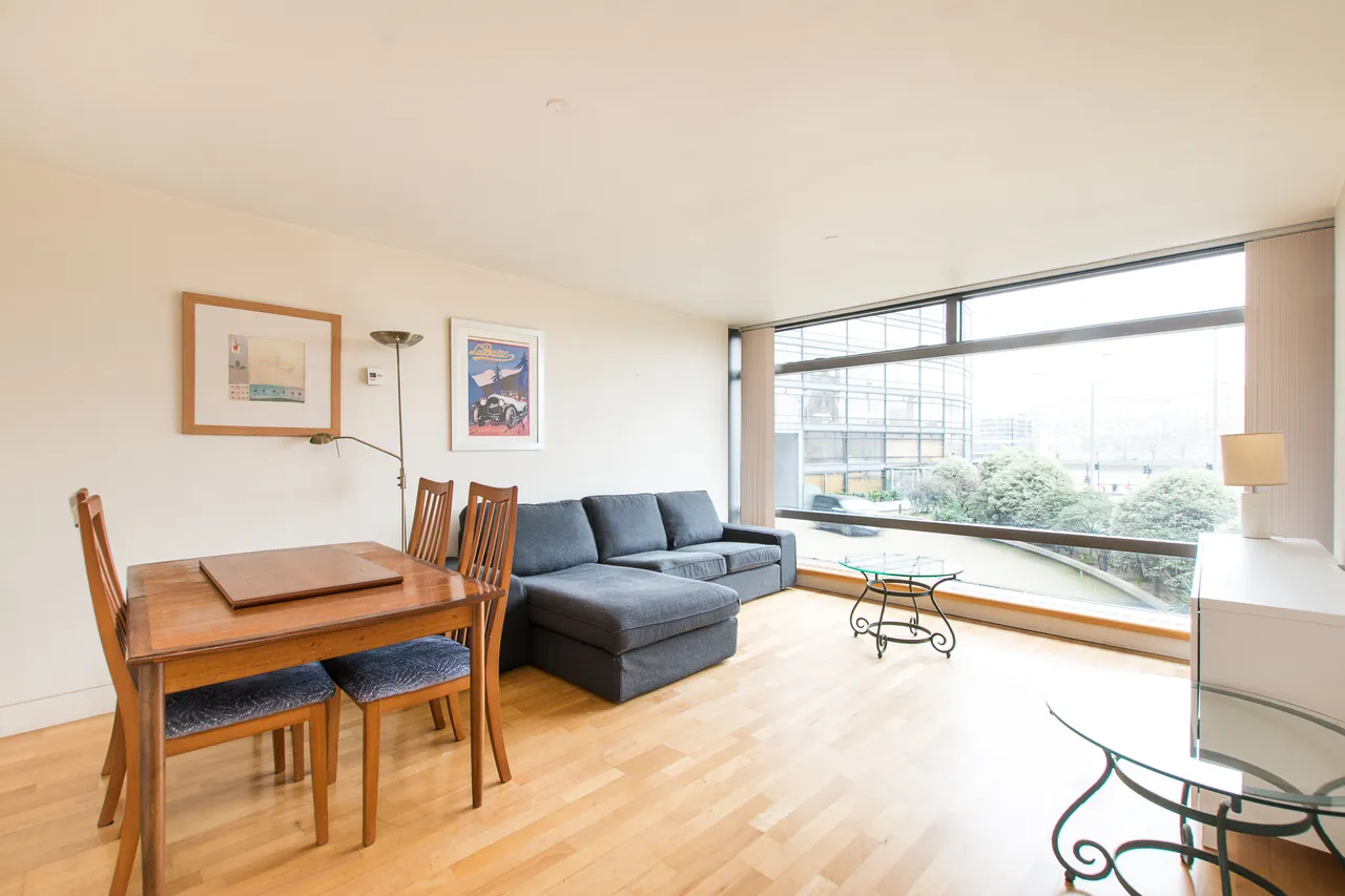 2 bed flat to rent — A08 Parliament View Apartments, 1 Albert Embankment, London