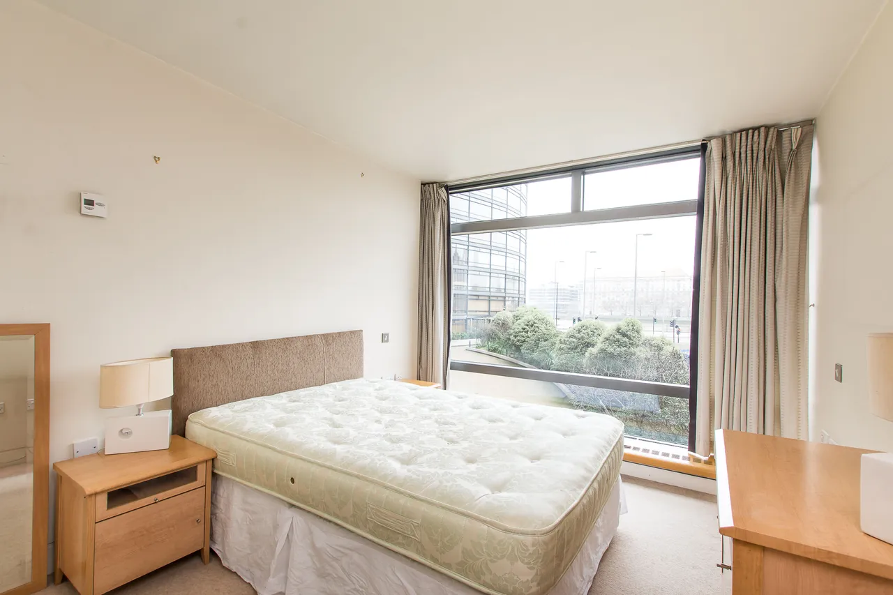 A08 Parliament View Apartments, 1 Albert Embankment, London, photo 3