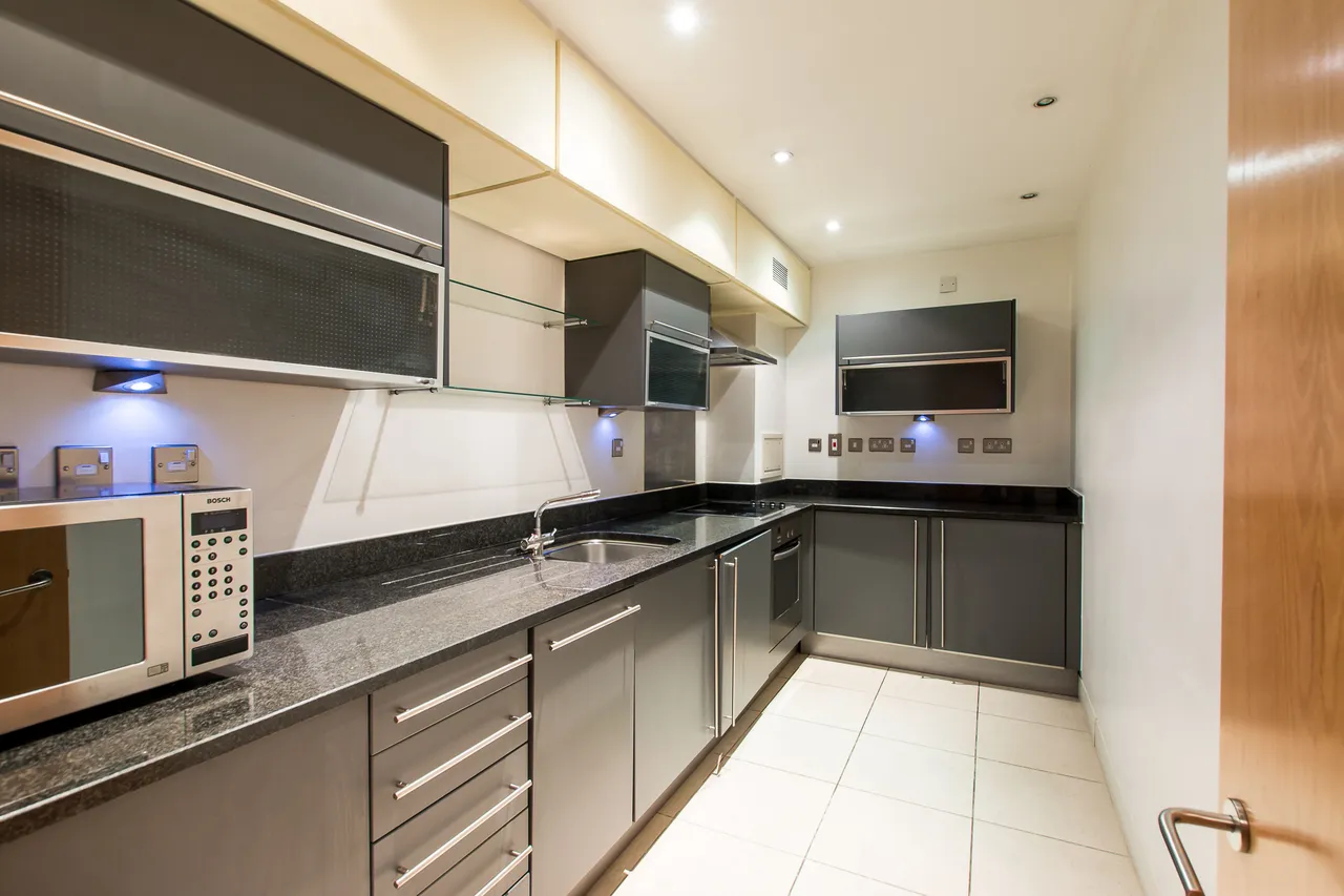 A08 Parliament View Apartments, 1 Albert Embankment, London, photo 4