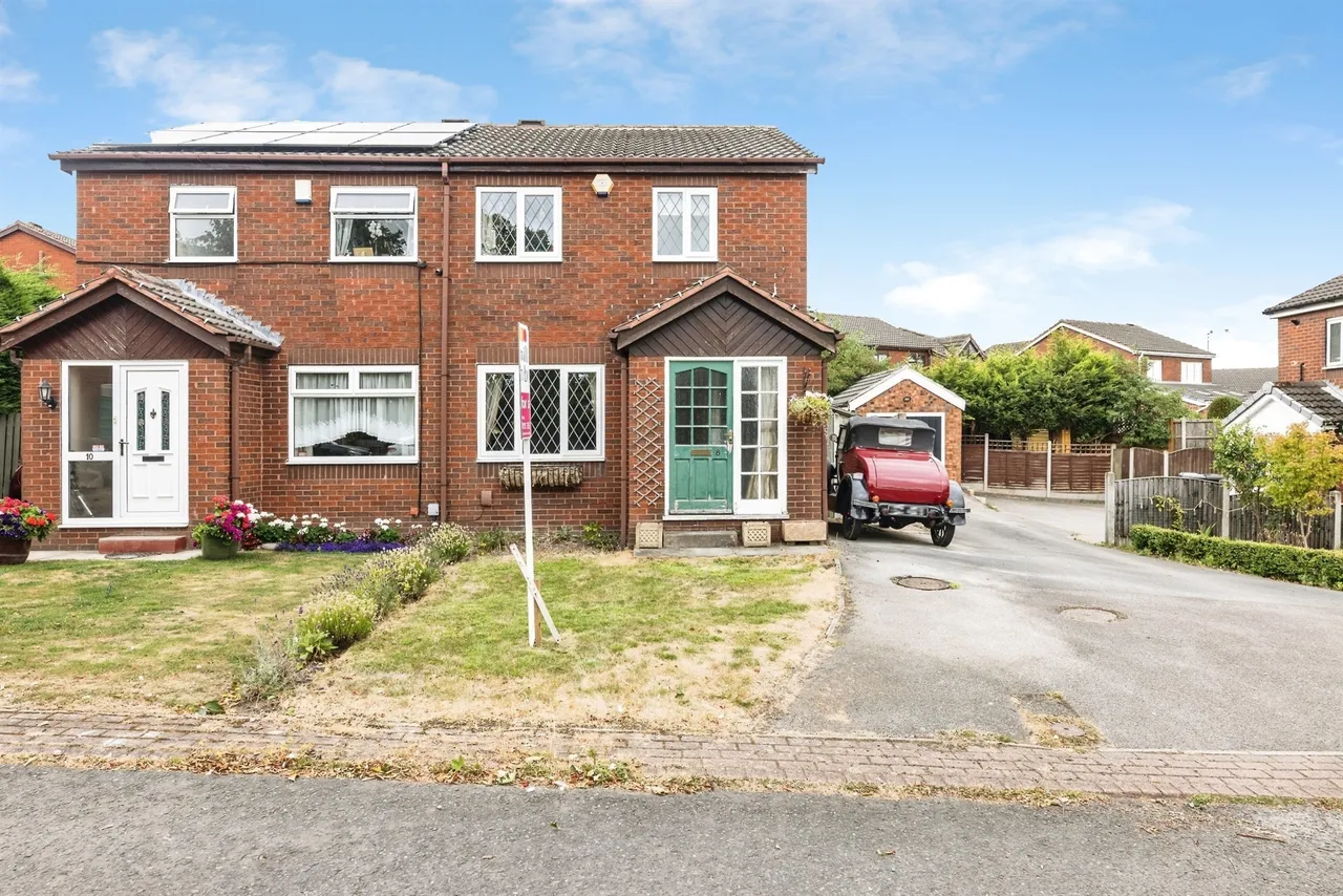 3 bed house for sale — Bishop Way, Tingley, WAKEFIELD