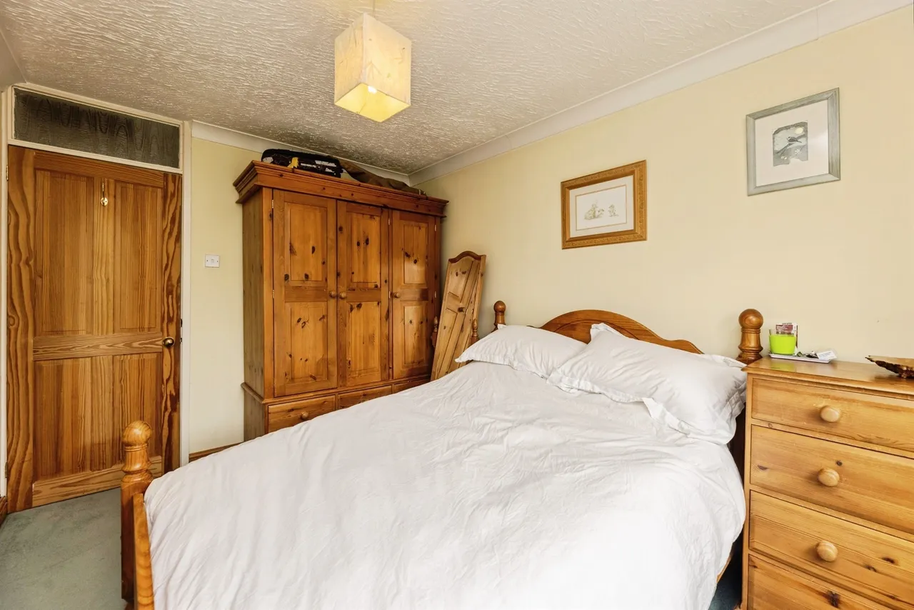 Bishop Way, Tingley, WAKEFIELD, photo 11