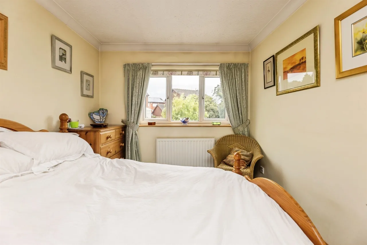 Bishop Way, Tingley, WAKEFIELD, photo 10