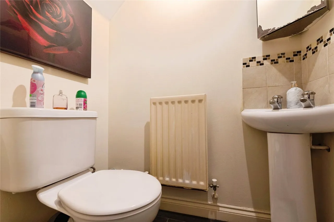 Chichester Close, Chafford Hundred, Grays, Essex, RM16, photo 7