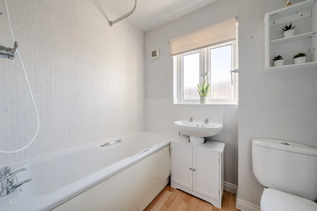 Wren Place, Gillingham, SP8, photo 15