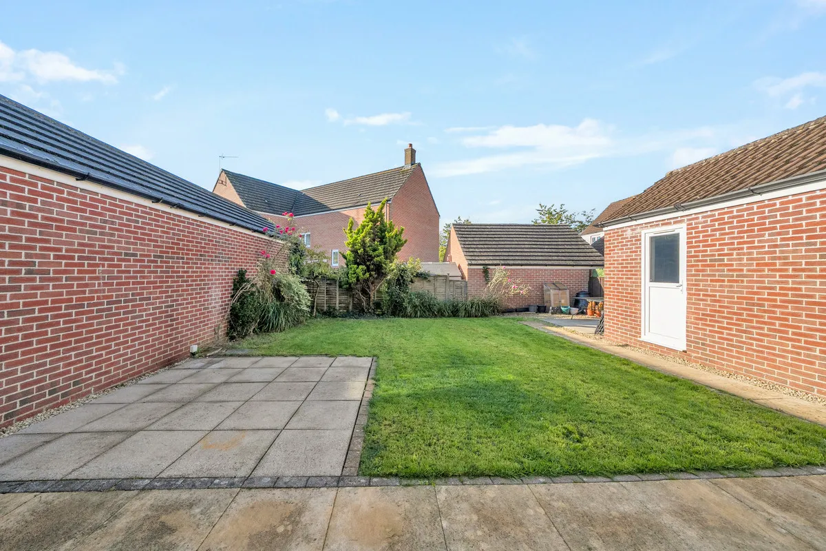 Wren Place, Gillingham, SP8, photo 17
