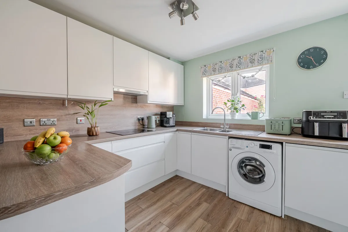 Wren Place, Gillingham, SP8, photo 3