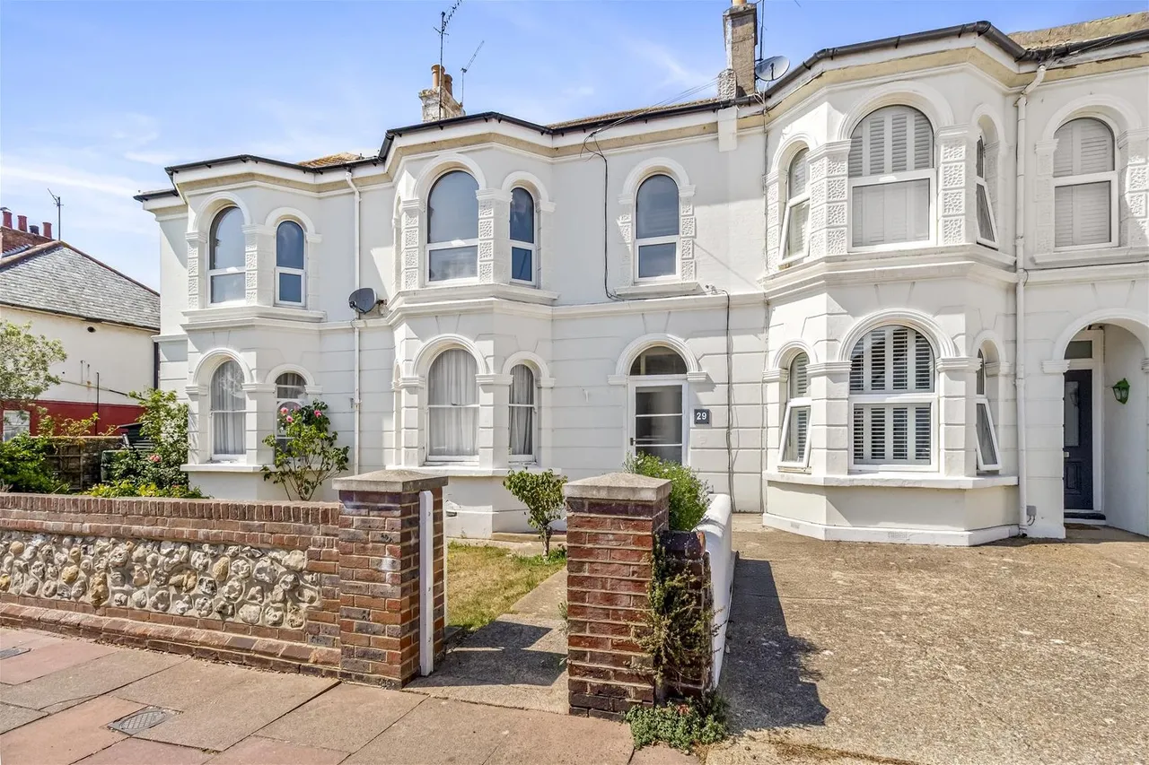 2 bed flat for sale — Westcourt Road, Worthing