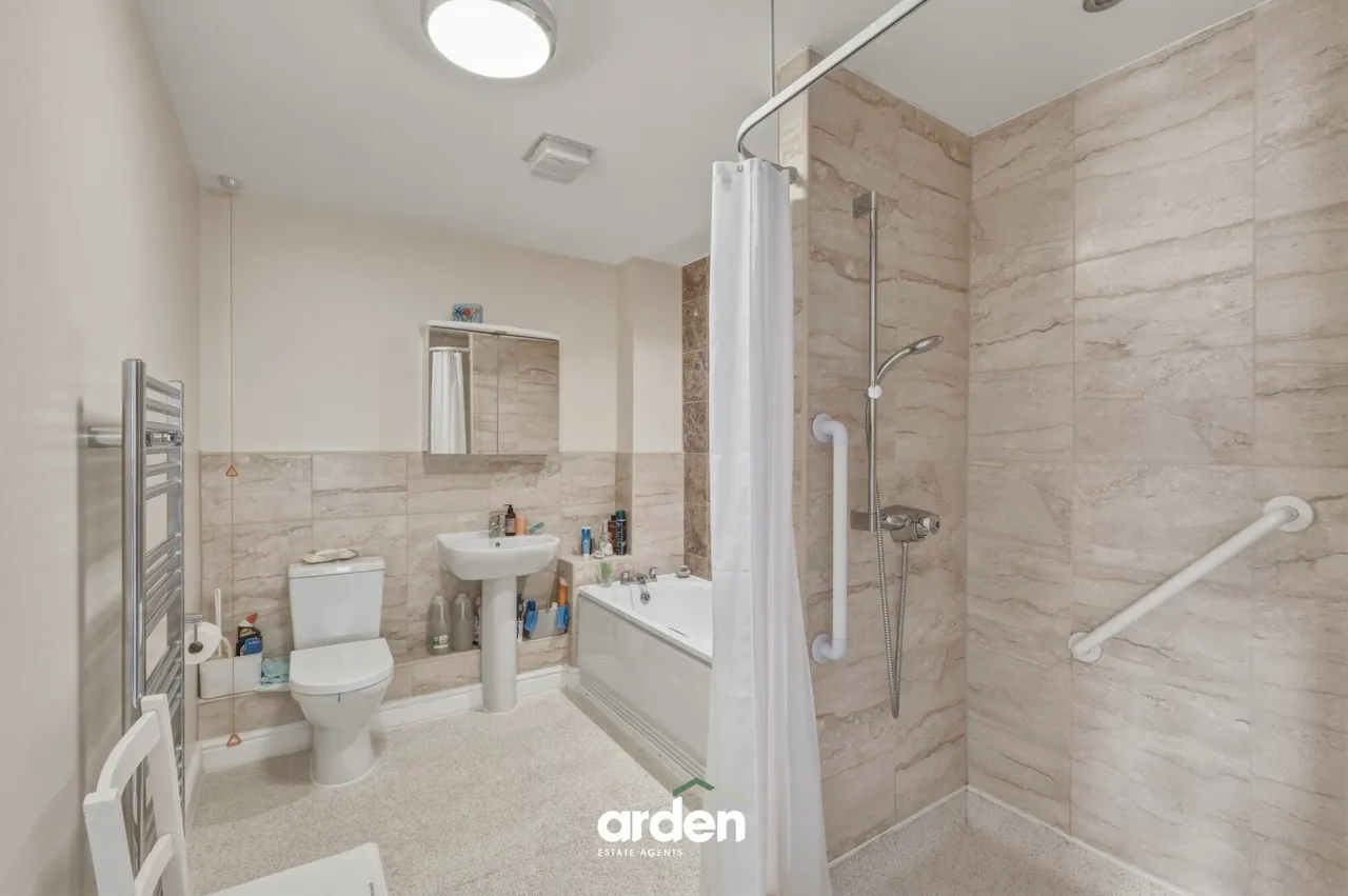 Eastbank Drive, Eastbank Court, WR3, photo 8