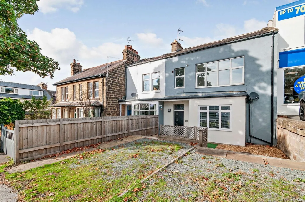 3 bed flat for sale — Skipton Road, Harrogate, HG1 3HE