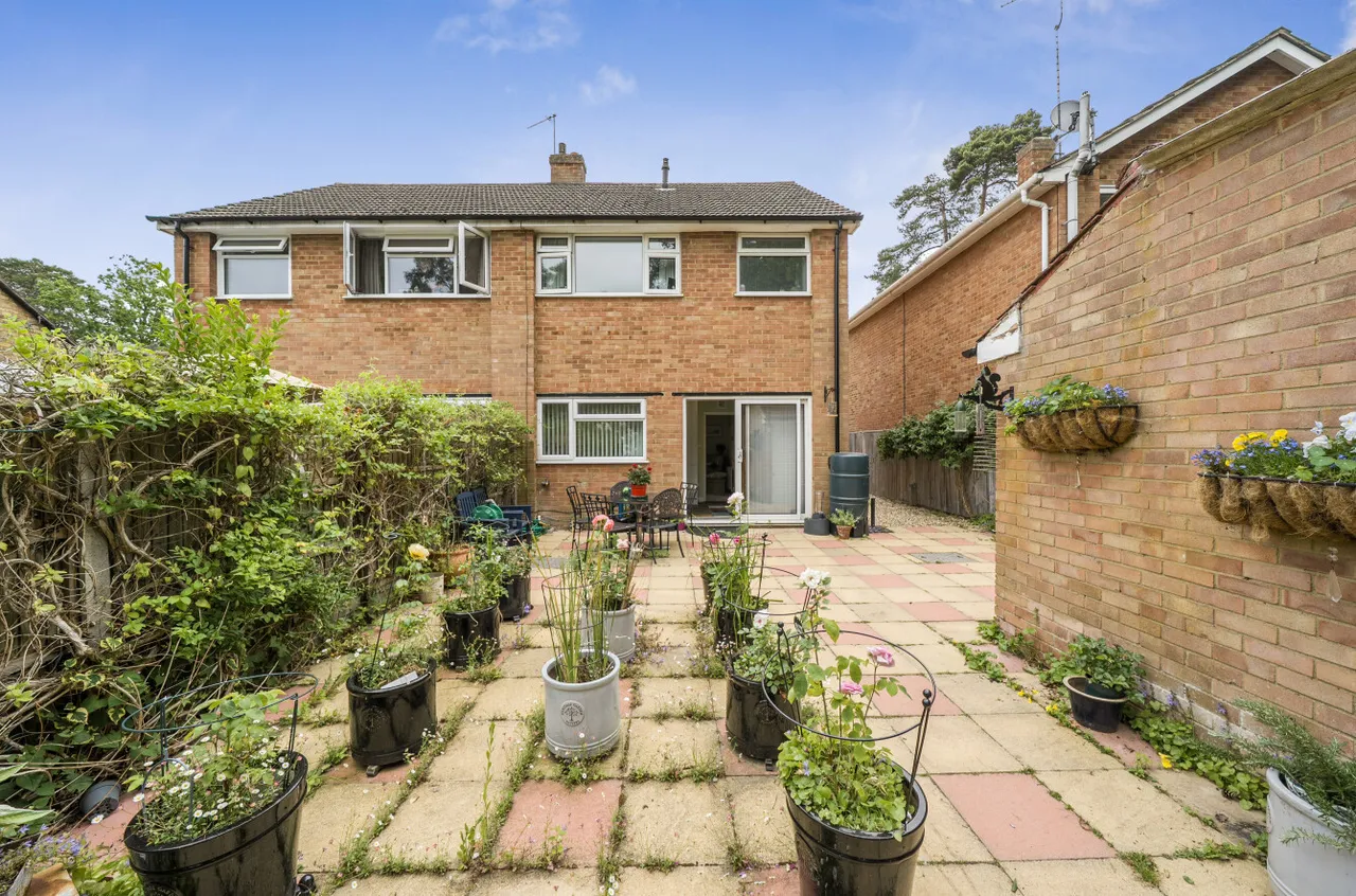 Macdonald Road, Lightwater, Surrey, GU18 5XY, photo 20