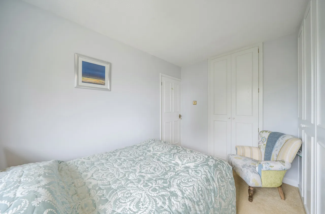 Macdonald Road, Lightwater, Surrey, GU18 5XY, photo 16