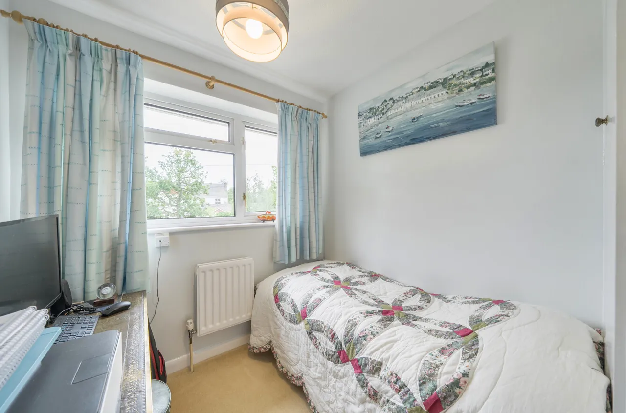 Macdonald Road, Lightwater, Surrey, GU18 5XY, photo 15