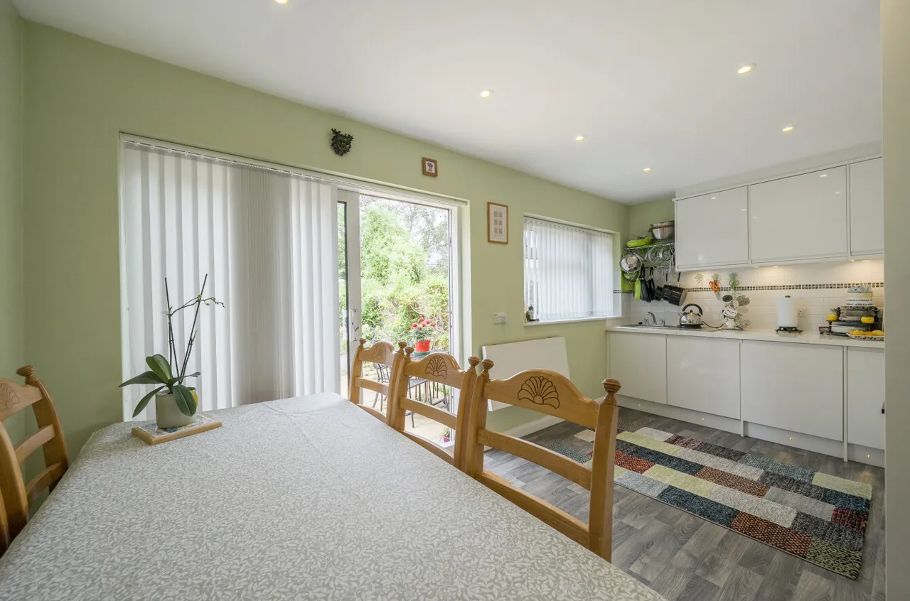 Macdonald Road, Lightwater, Surrey, GU18 5XY, photo 7