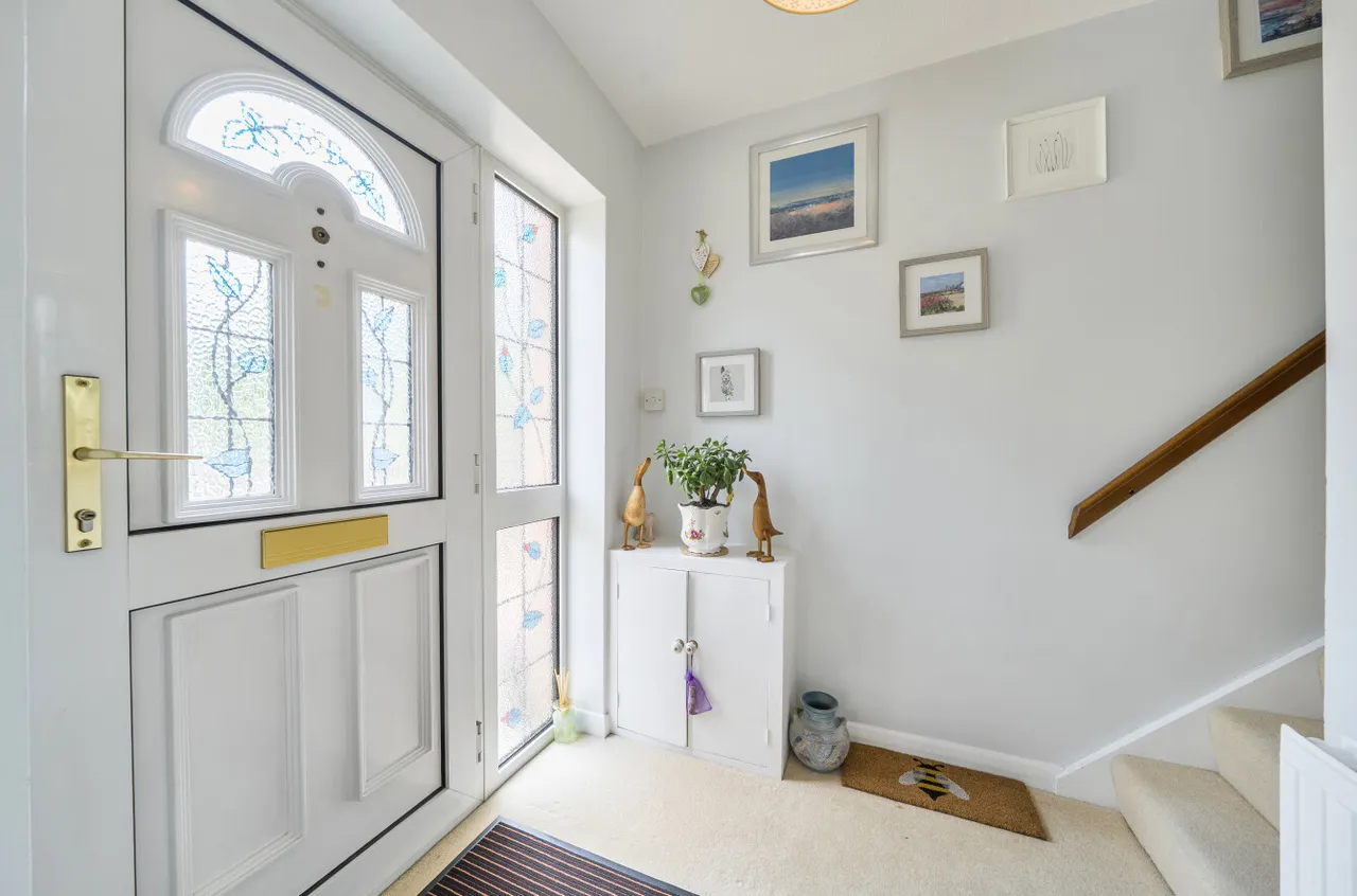 Macdonald Road, Lightwater, Surrey, GU18 5XY, photo 13