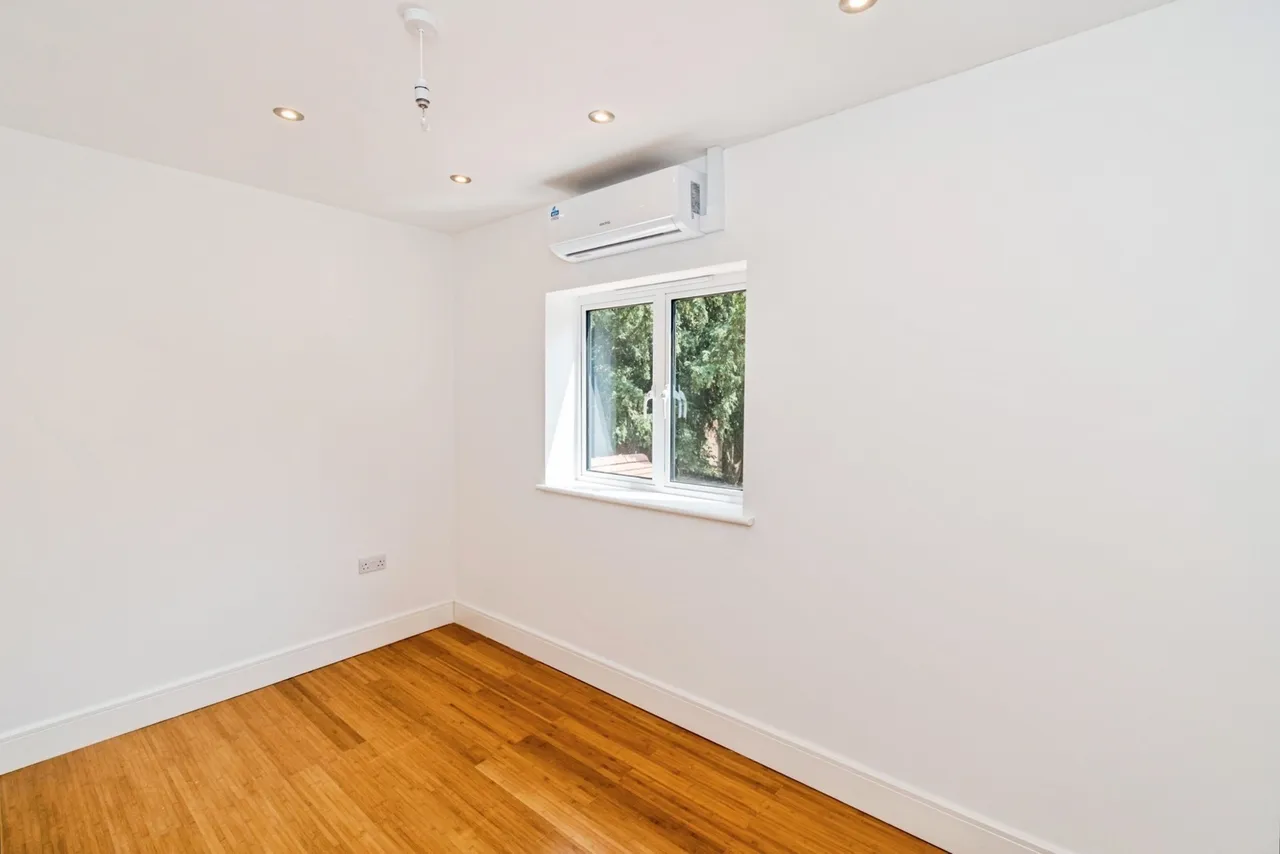 North Hill Close, Winchester, SO22, photo 12