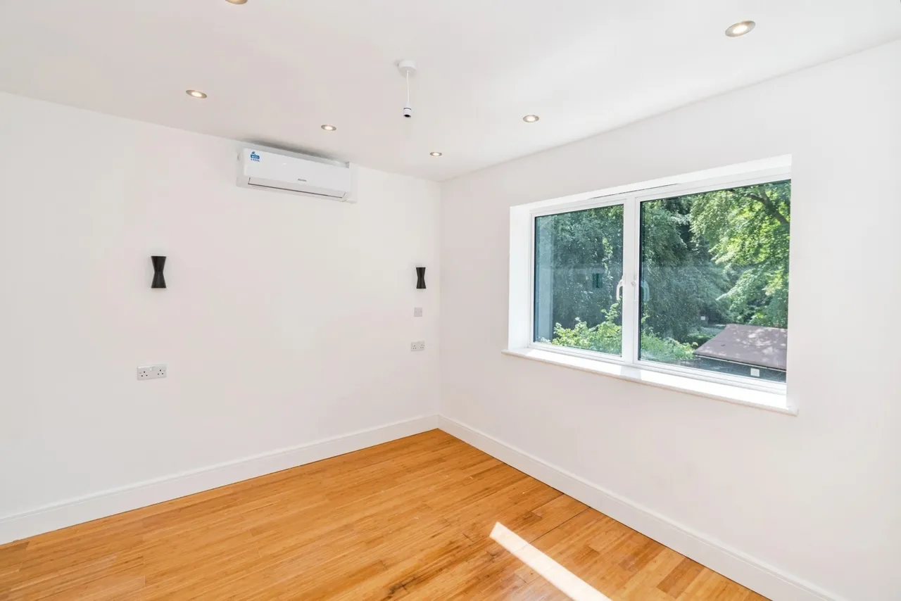 North Hill Close, Winchester, SO22, photo 22