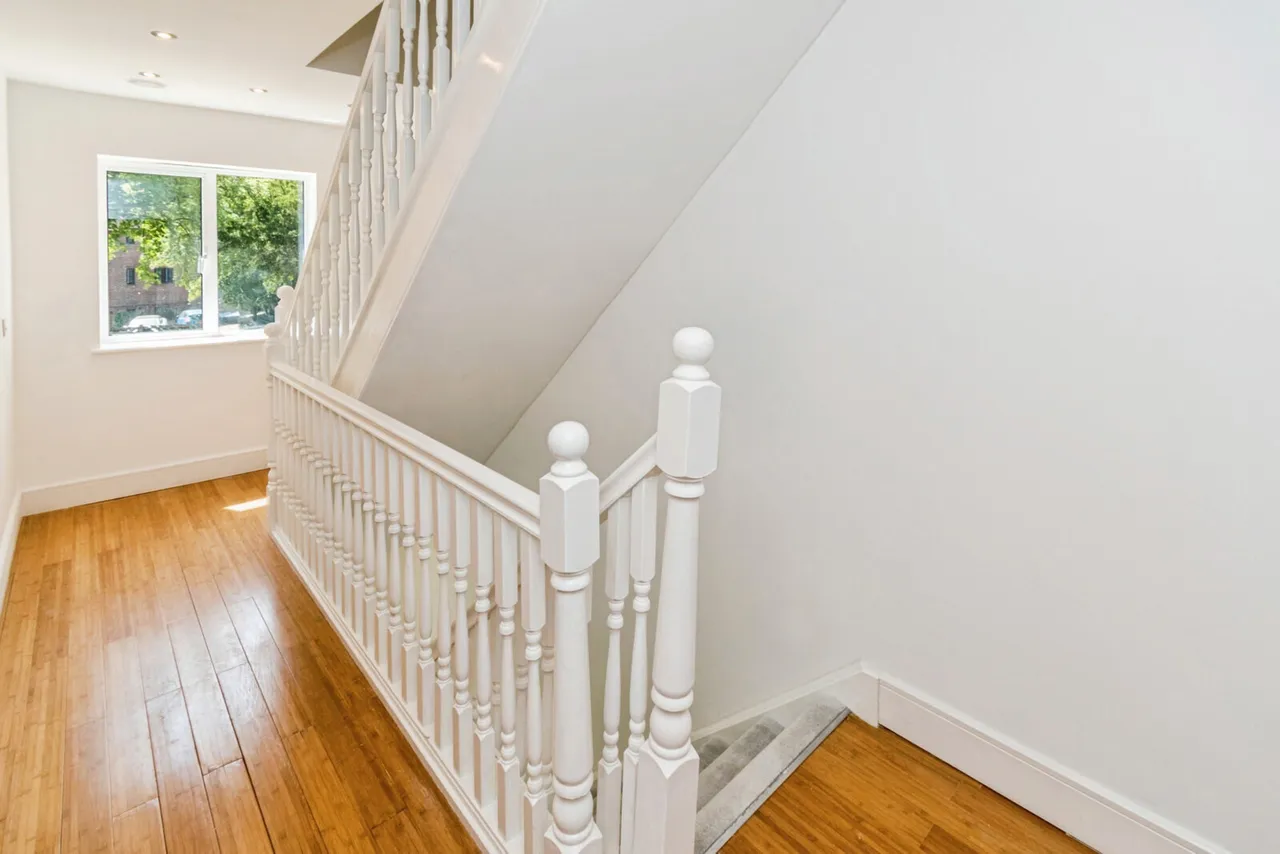 North Hill Close, Winchester, SO22, photo 13