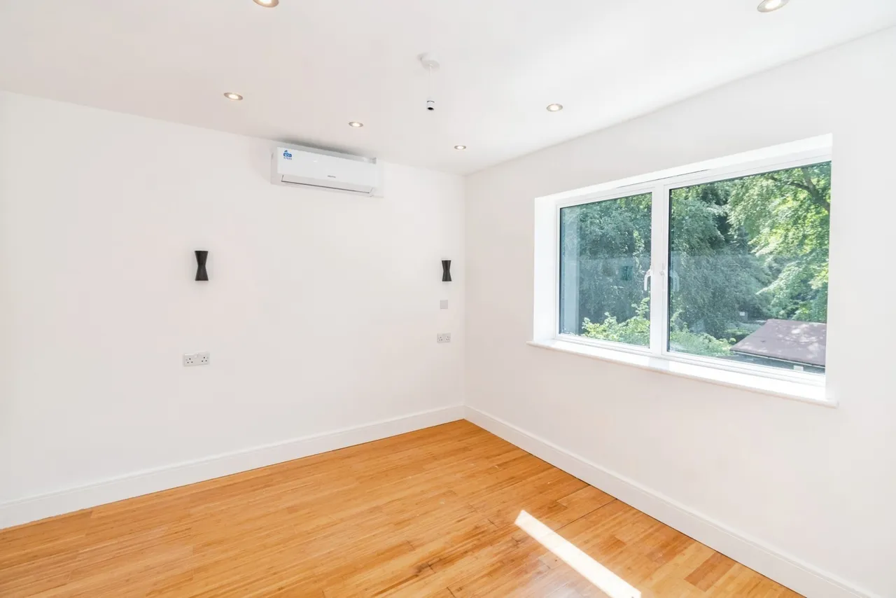 North Hill Close, Winchester, SO22, photo 14
