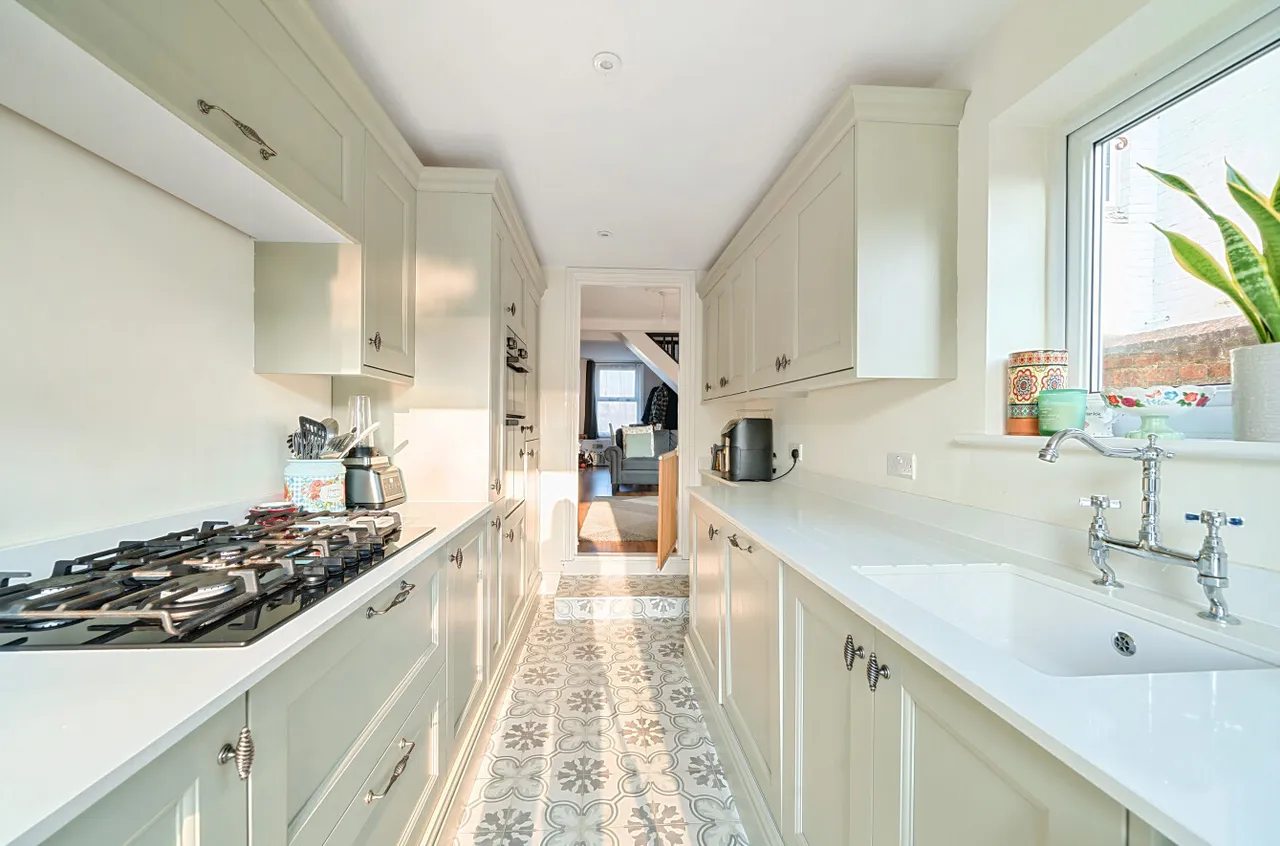 Bar End Road, Winchester, SO23, photo 3