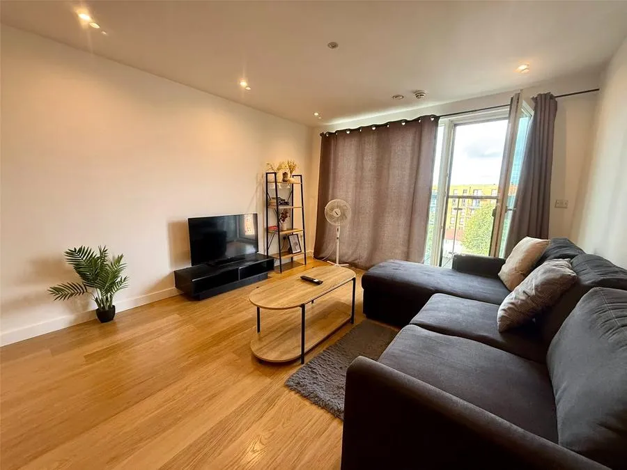 Rivington Apartments, Slough, SL2, photo 2