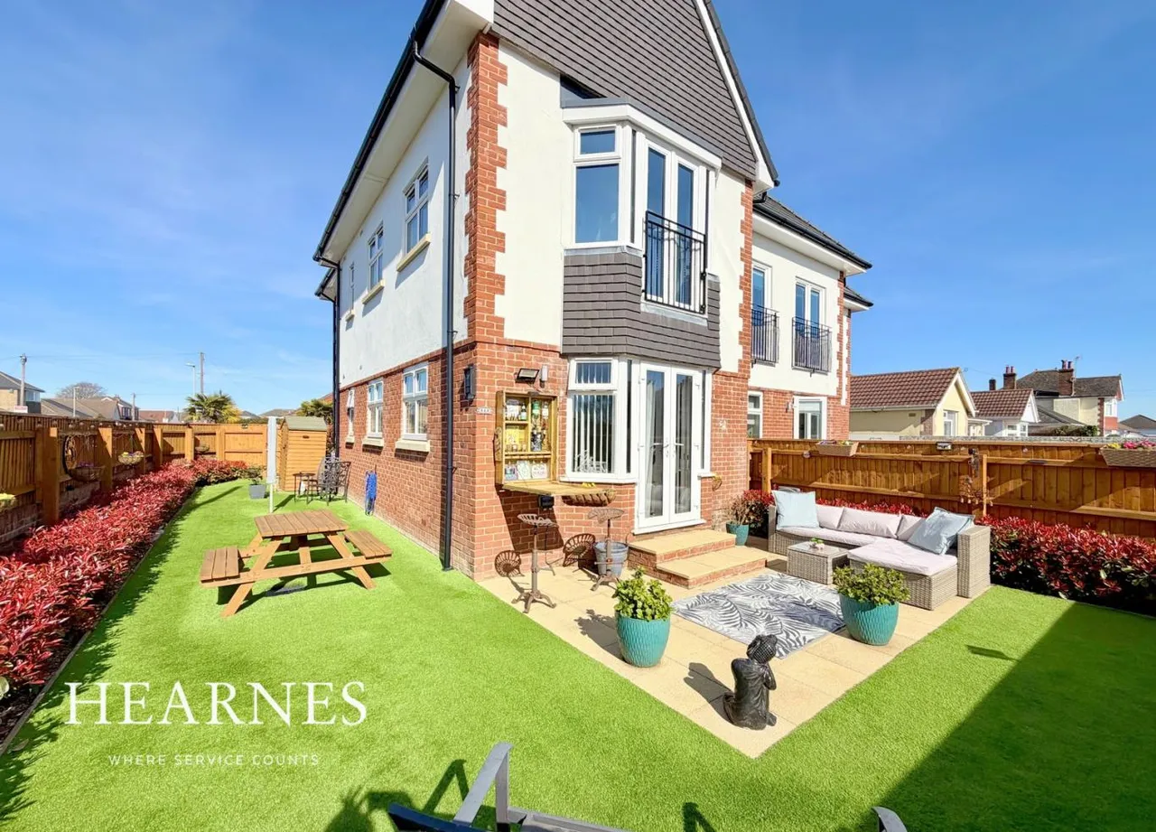 2 bed flat for sale, Wilson Court, BH12