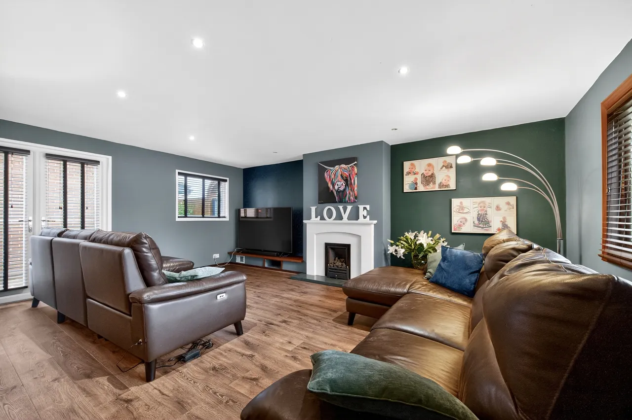 4 bed house for sale, Lay Garth Fold, Rothwell, LS26