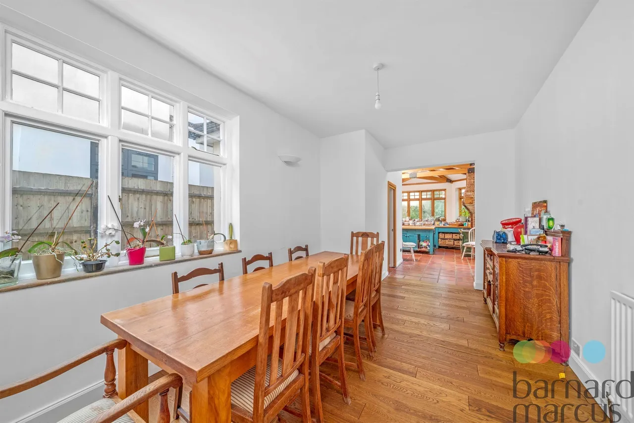 Ravensdale Avenue, London, N12, photo 22