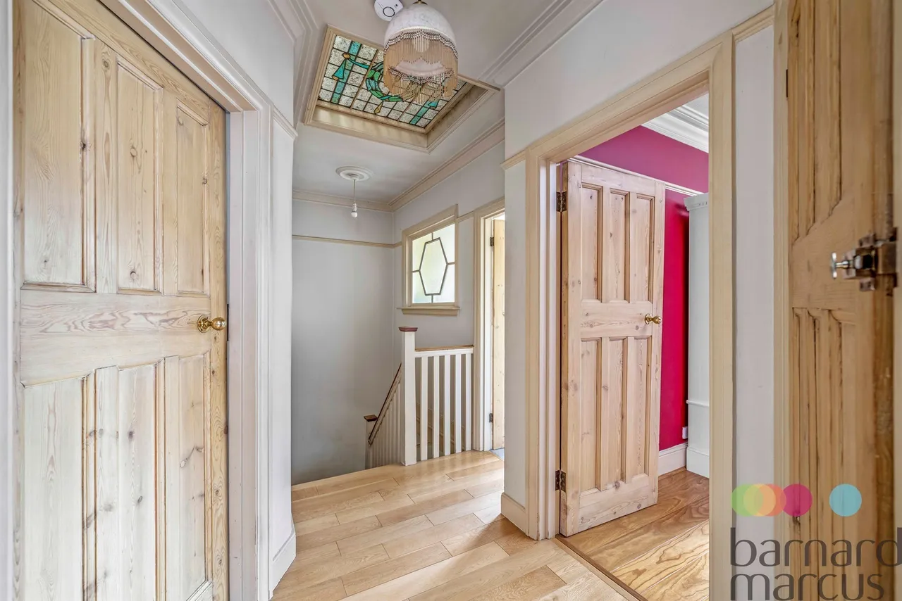 Ravensdale Avenue, London, N12, photo 19