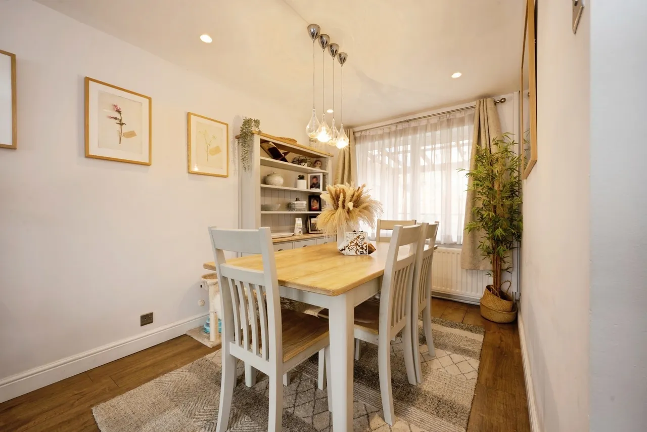 Walnut Walk, Bedford, Bedfordshire, MK42, photo 6