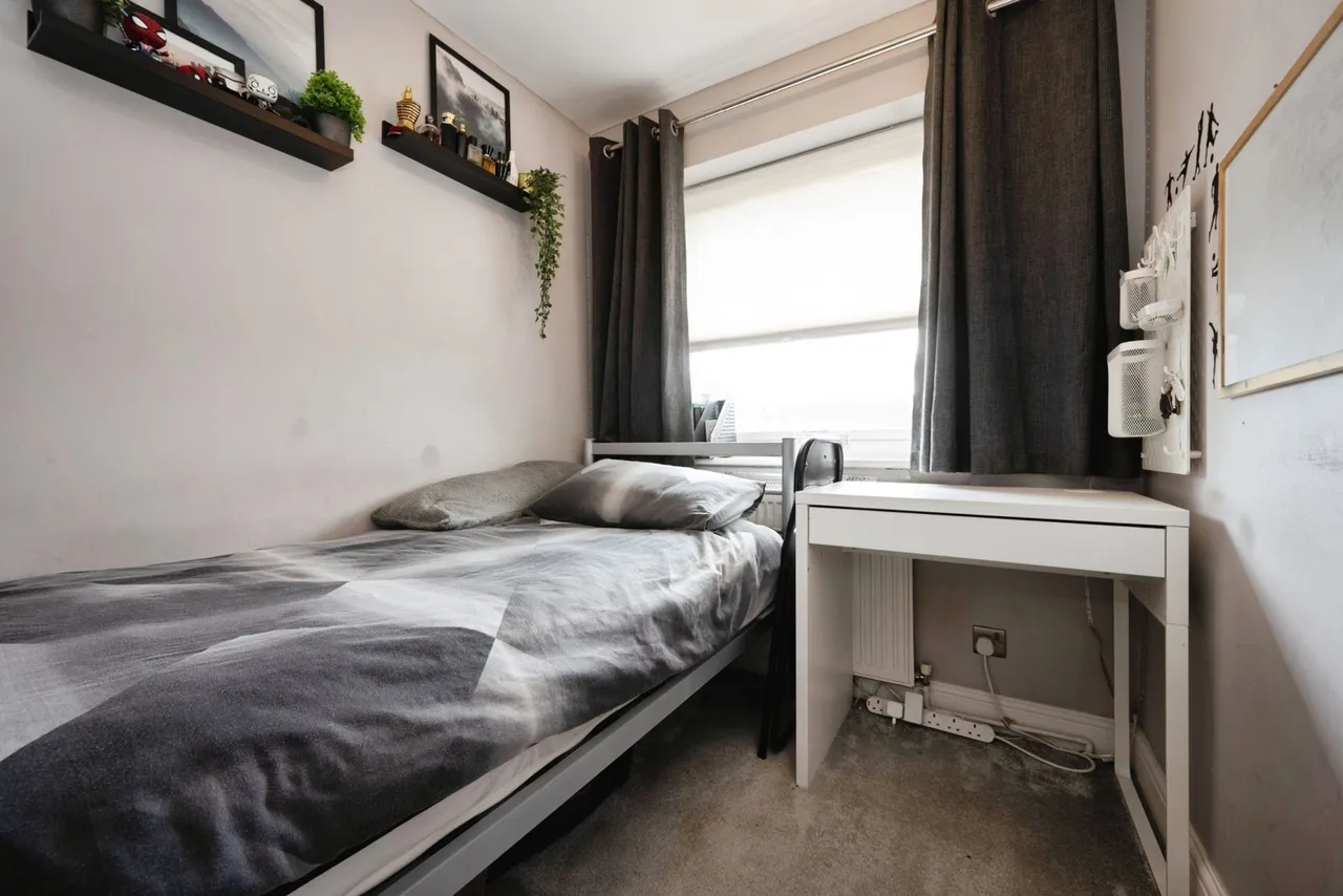 Walnut Walk, Bedford, Bedfordshire, MK42, photo 9