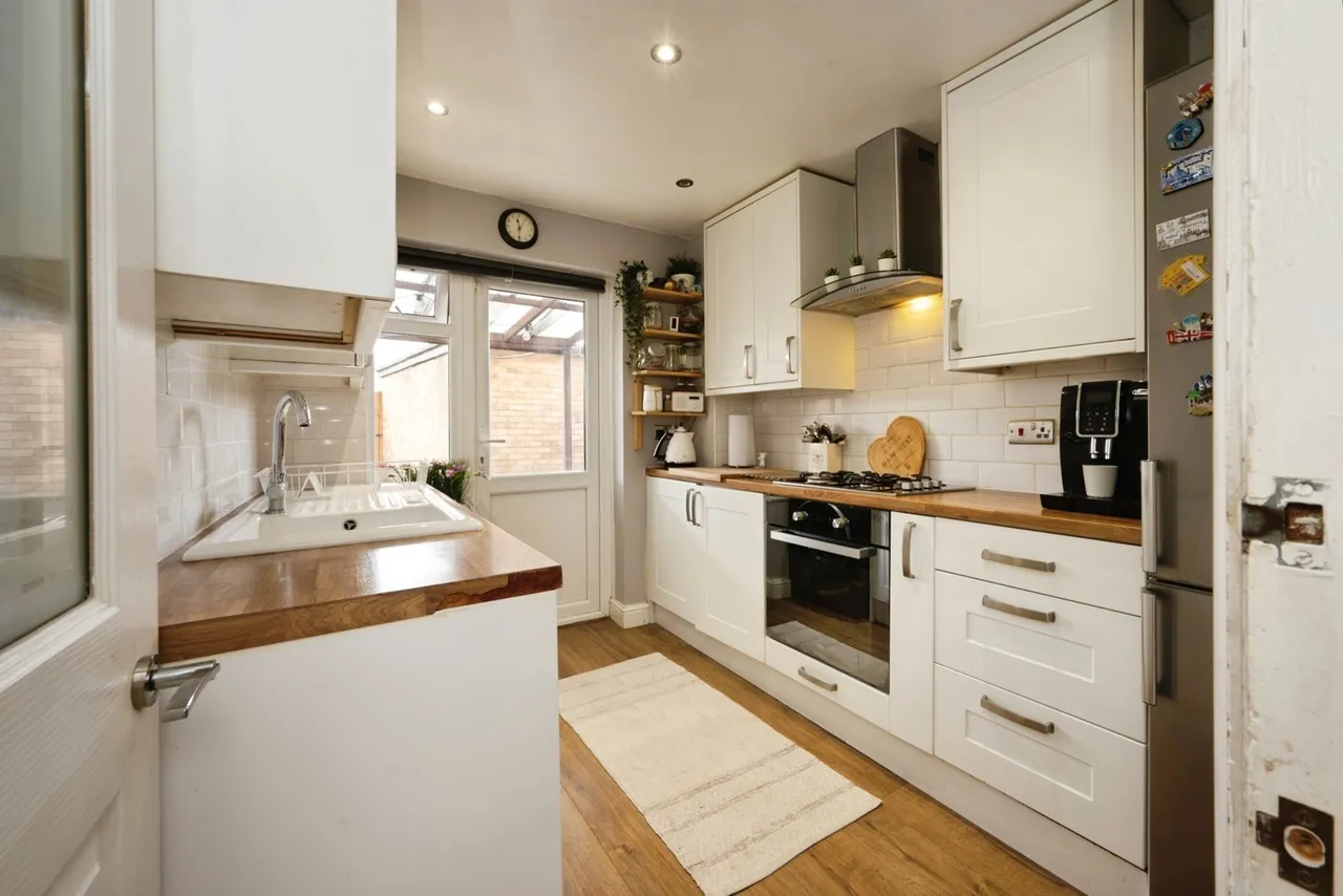 Walnut Walk, Bedford, Bedfordshire, MK42, photo 3