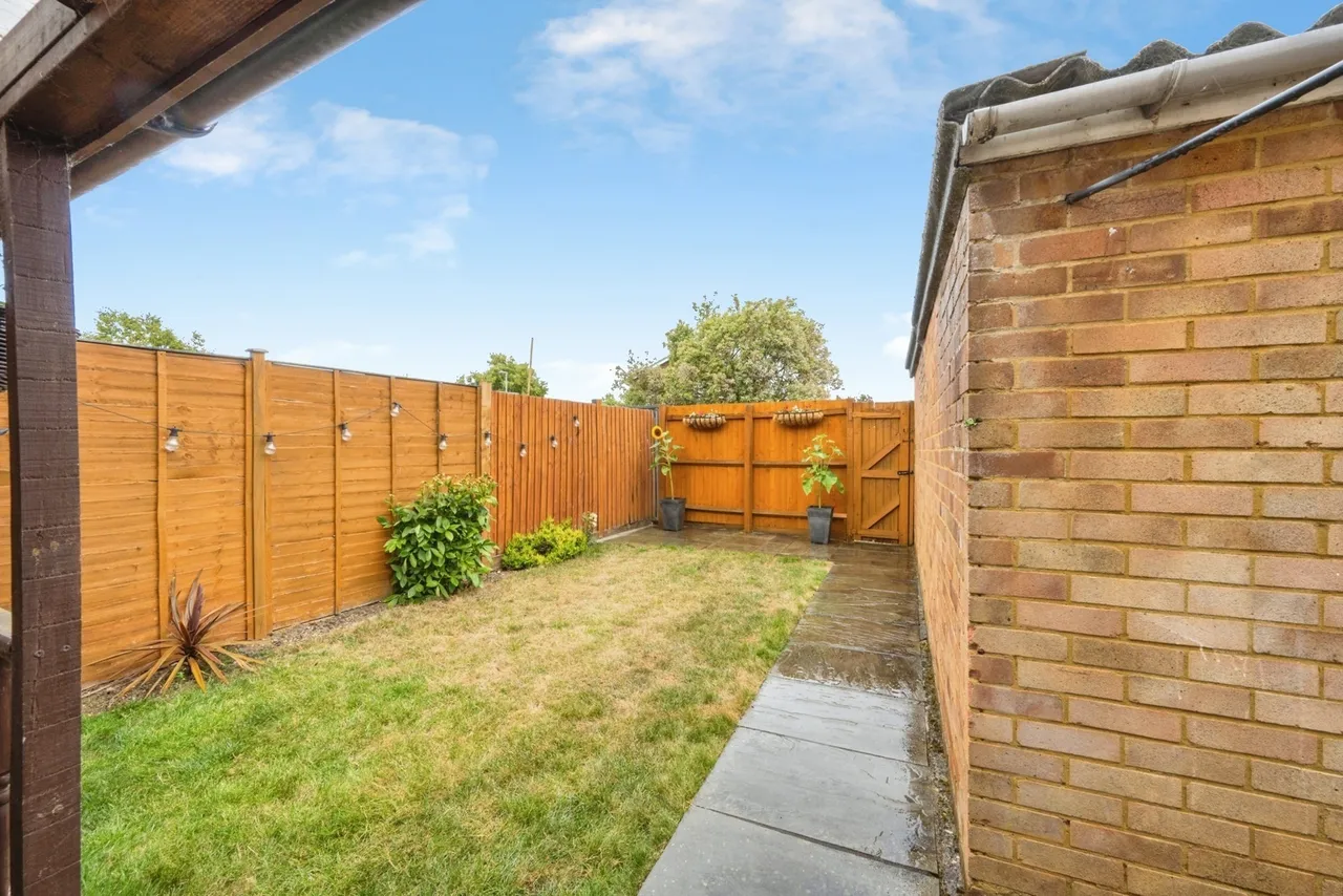 Walnut Walk, Bedford, Bedfordshire, MK42, photo 13