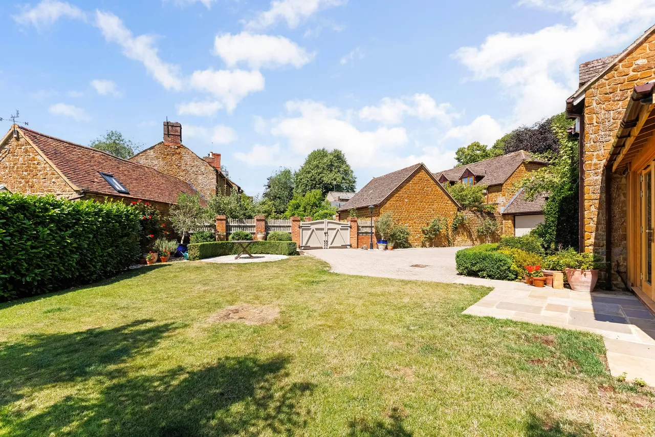 Hogg End, Chipping Warden, OX17, photo 8