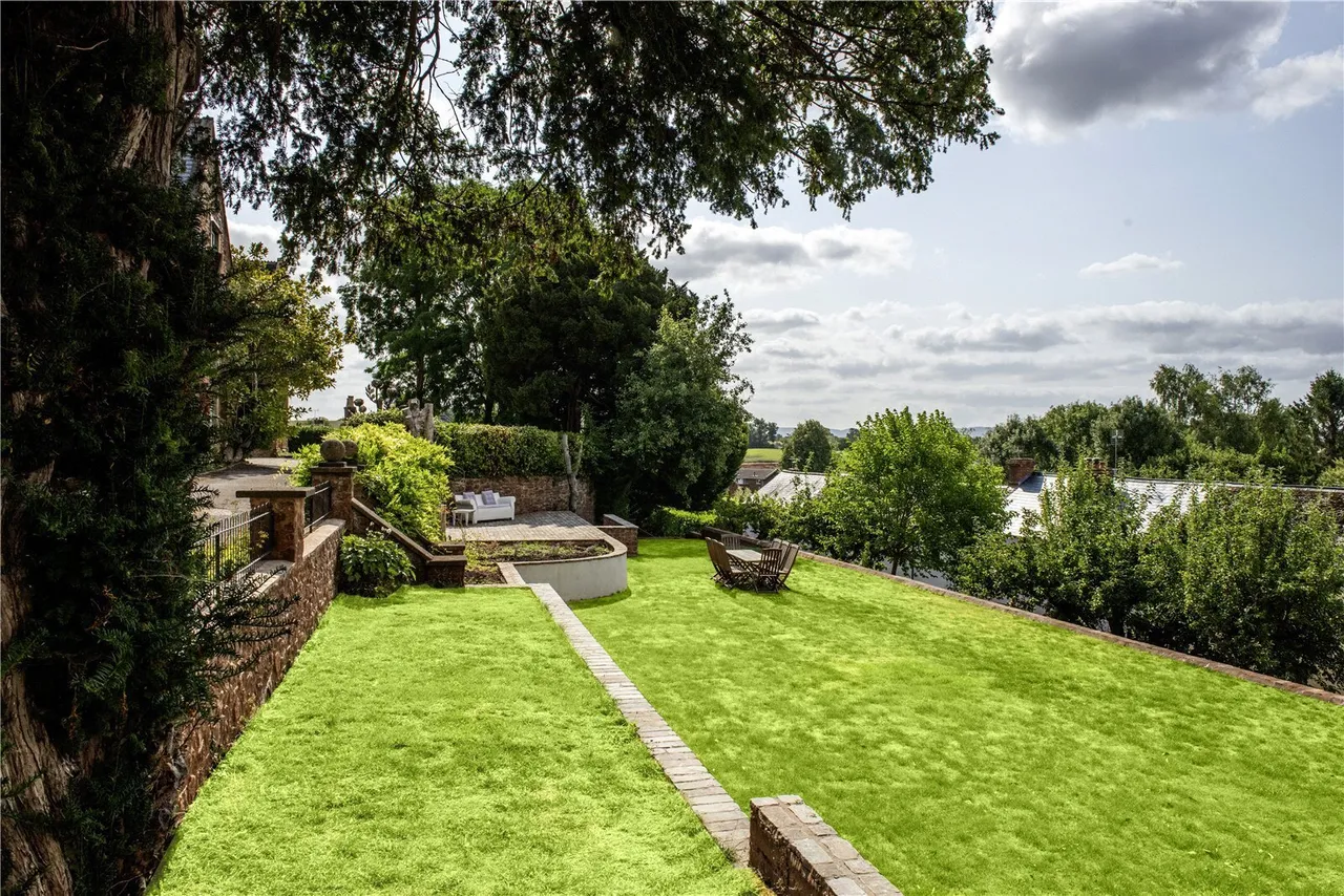 St. Michaels Hill, Milverton, TA4, photo 20