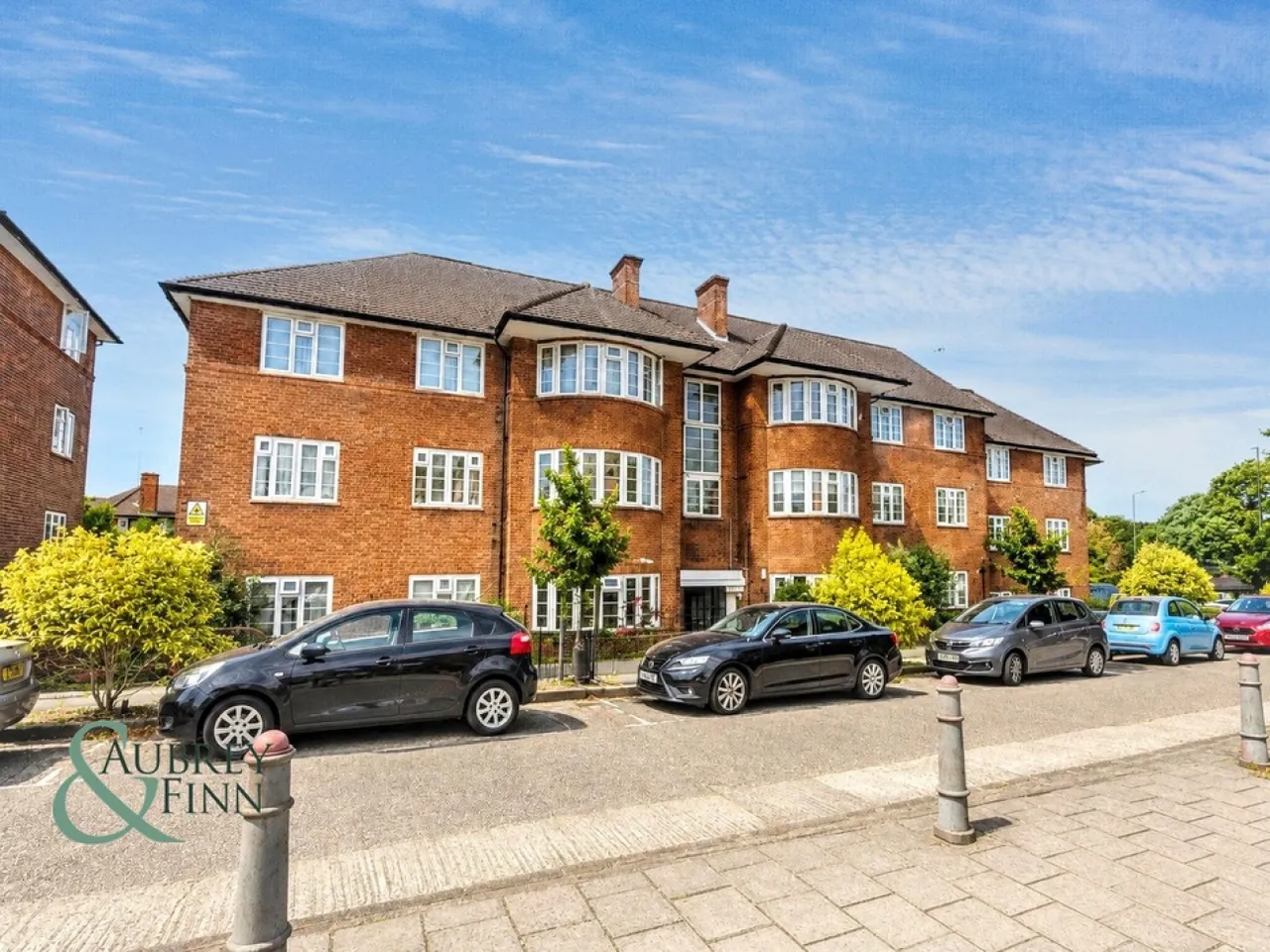 3 bed flat to rent — Beaufort Park, London, Greater London